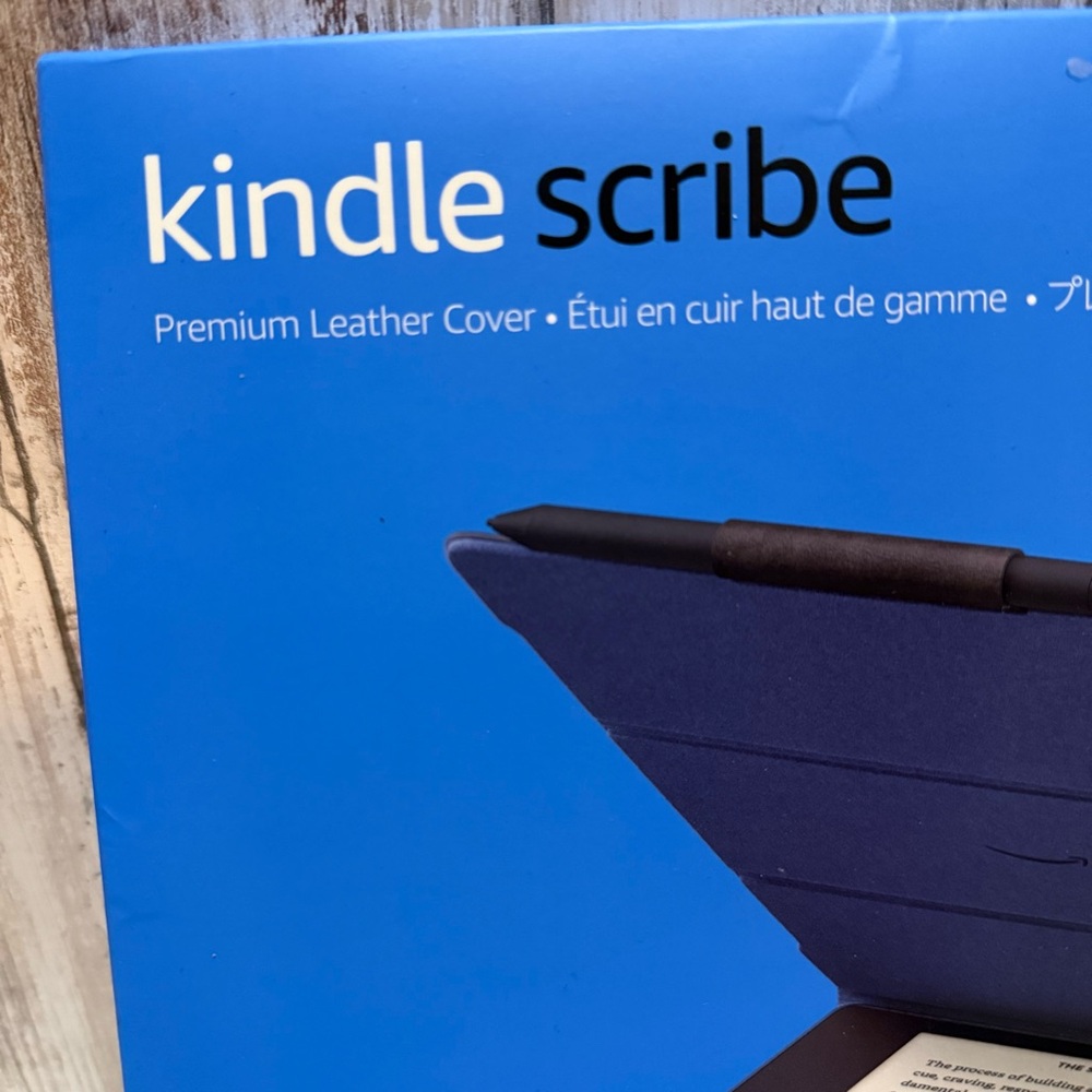 Kindle Scribe Premium Leather Cover - Green - Picture 3 of 10
